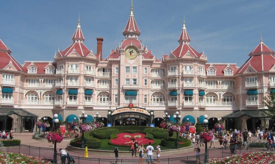 How to get to Paris Disneyland and where to stay